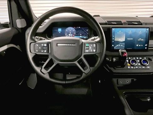 Certified 2024 Land Rover Defender 130 X-Dynamic SE AWD/4WD image 4