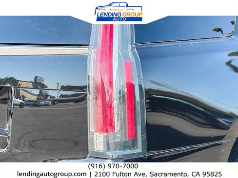 Used 2015 Cadillac Escalade Luxury AWD/4WD image 8