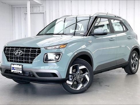New 2026 Hyundai Venue SEL FWD image 2