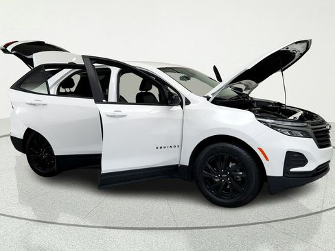 Used 2023 Chevrolet Equinox RS FWD image 14