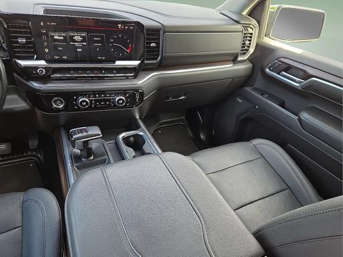 Used 2023 GMC Sierra 1500 SLT w/ SLT Convenience Package AWD/4WD image 12