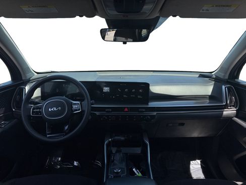 Used 2025 Kia Sorento LX FWD image 10