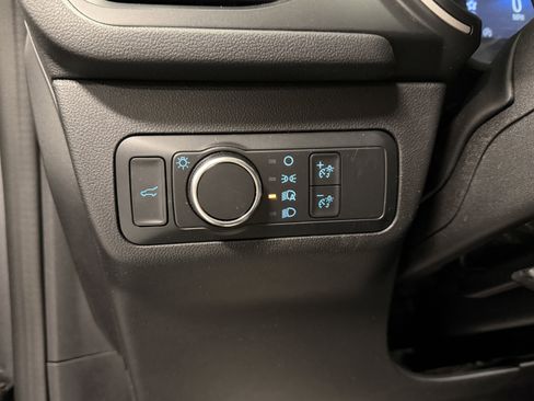 Used 2022 Ford Escape SE w/ SE Sport Appearance Package image 19