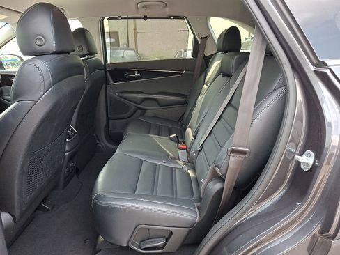Used 2018 Kia Sorento EX AWD/4WD image 9