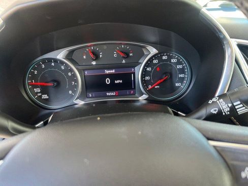 Used 2020 Chevrolet Equinox Premier image 24