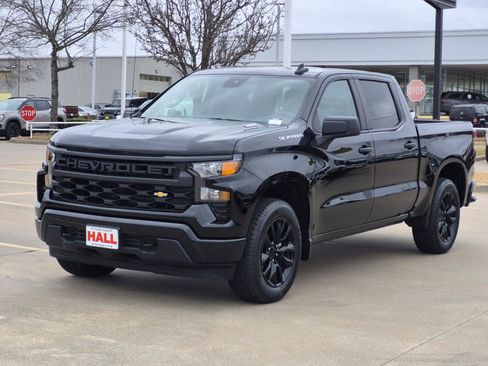 Certified 2025 Chevrolet Silverado 1500 Custom image 3