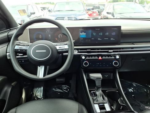 Used 2025 Hyundai Santa Cruz SEL FWD image 15