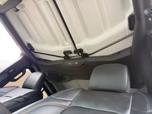 Used 2026 Jeep Wrangler Unlimited Sahara AWD/4WD image 15