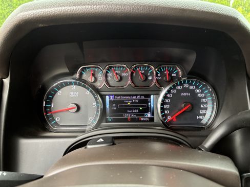 Used 2019 Chevrolet Tahoe LS w/ All-Season Package RWD image 38