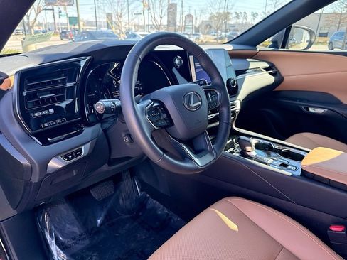 Used 2025 Lexus RX 350 FWD w/ Technology Package image 21