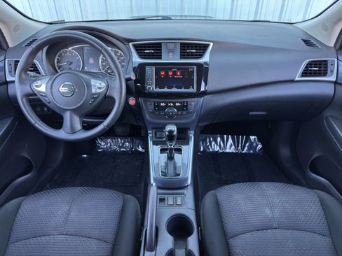 Used 2019 Nissan Sentra SR w/ Exterior Package image 11