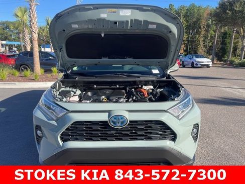 Used 2020 Toyota RAV4 XLE image 9