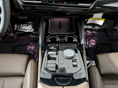 Used 2025 BMW 530i xDrive w/ Premium Package image 37