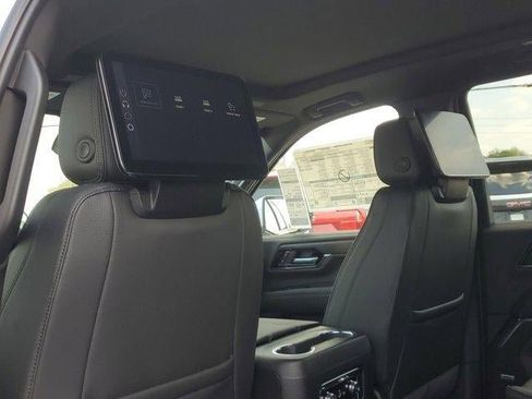 New 2026 GMC Yukon XL Denali w/ Advanced Technology Package image 7