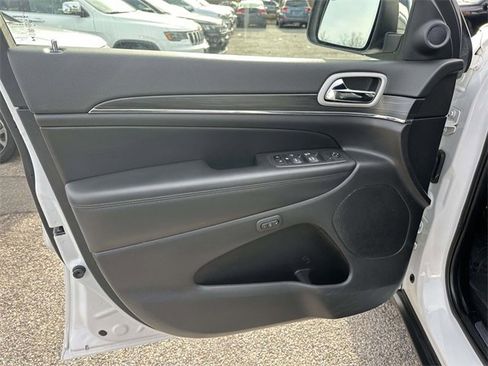 Certified 2022 Jeep Grand Cherokee Limited image 12