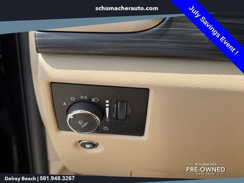 Used 2019 Jeep Grand Cherokee Laredo AWD/4WD image 27