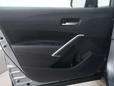 Used 2022 Toyota Corolla Cross XLE image 21