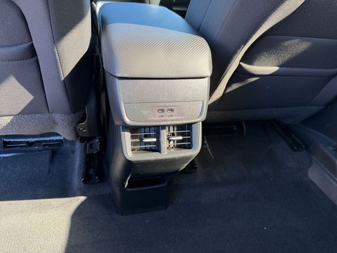 Used 2025 Chevrolet Equinox LT image 23