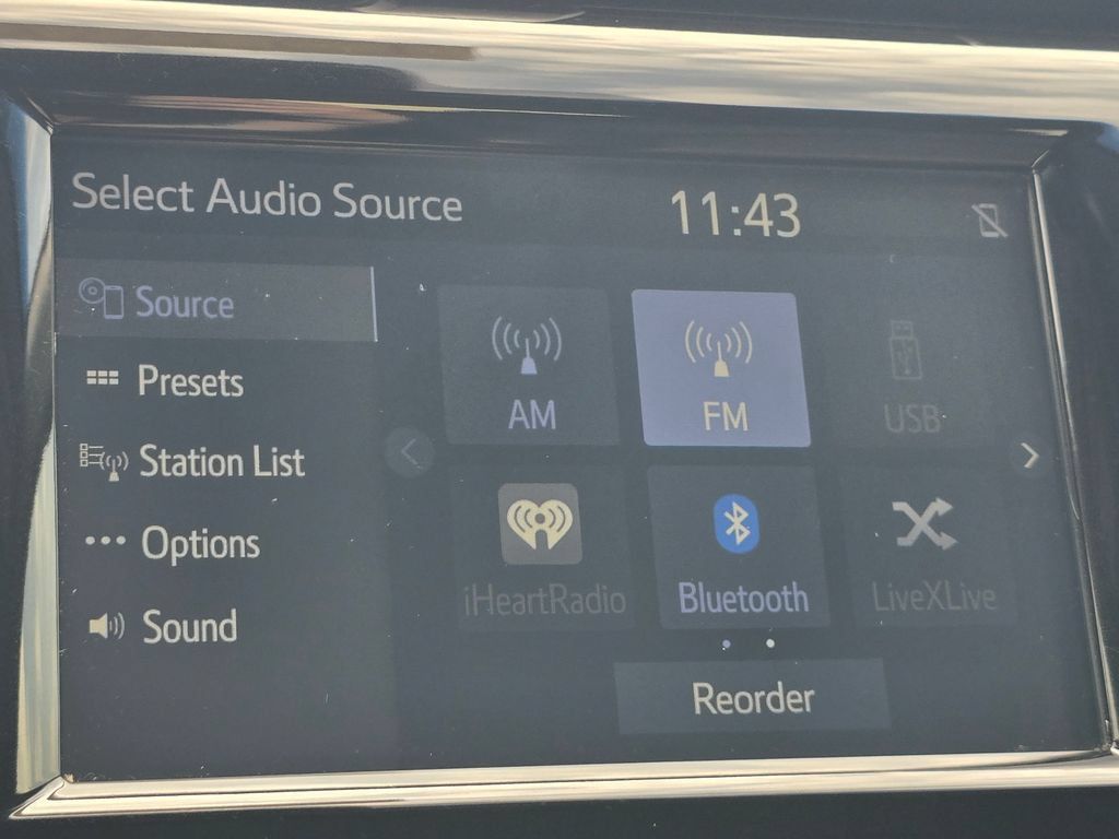Used 2018 Toyota Camry SE FWD image 23