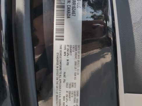 Used 2024 Chrysler Pacifica Touring-L FWD image 34