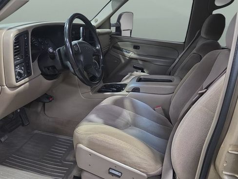 Used 2004 GMC Sierra 2500 SLE w/ Heavy-Duty Power Package AWD/4WD image 8