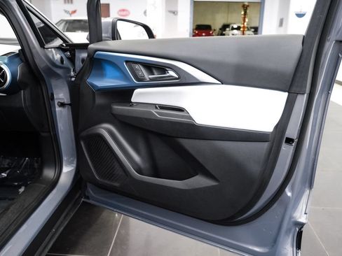 Used 2025 Chevrolet Equinox EV LT w/ Convenience Package FWD image 40