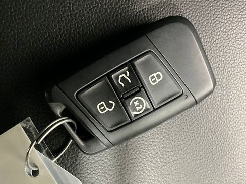 Used 2024 Volkswagen Tiguan SE R-Line FWD image 14