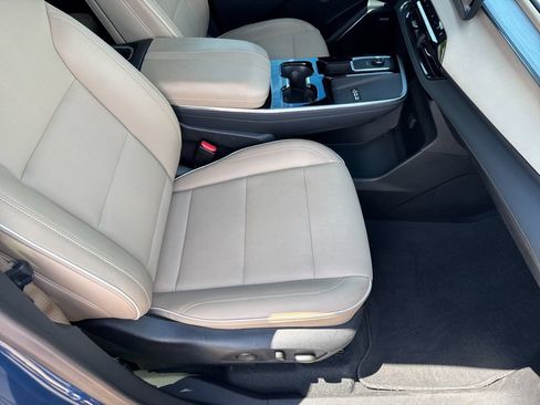 Used 2025 Buick Enclave Preferred FWD image 24