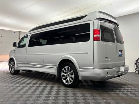 Used 2022 GMC Savana 2500 Extended w/ Enhanced Convenience Package image 15
