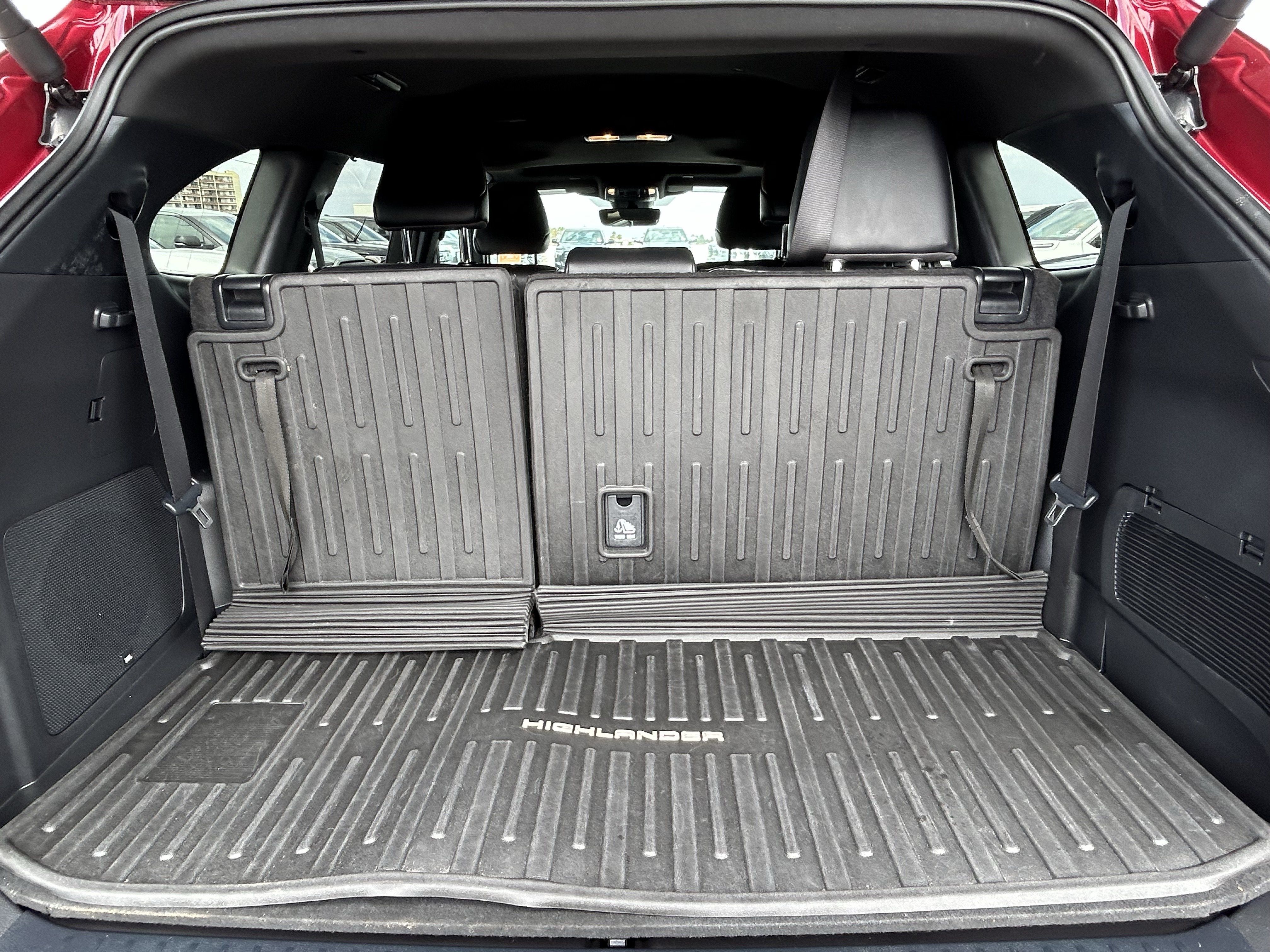 Used 2024 Toyota Highlander XSE AWD/4WD image 14