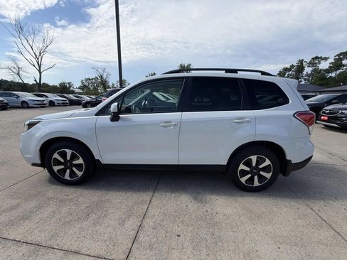 Used 2017 Subaru Forester 2.5i Premium AWD/4WD image 5