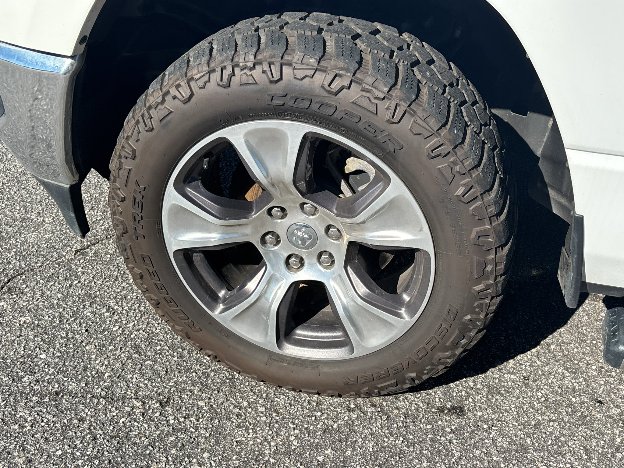 Used 2023 RAM 1500 Laramie AWD/4WD image 21