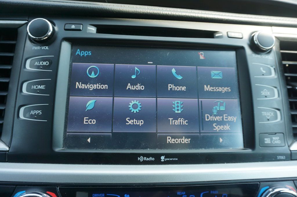 Used 2015 Toyota Highlander XLE FWD image 10