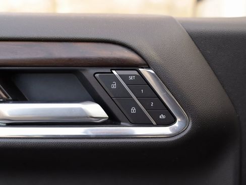 Used 2025 GMC Sierra 1500 SLT image 25