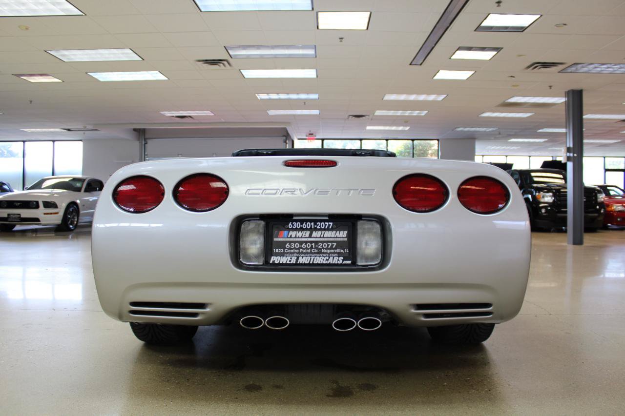 Used 2004 Chevrolet Corvette Convertible w/ Preferred Equipment Group RWD image 36