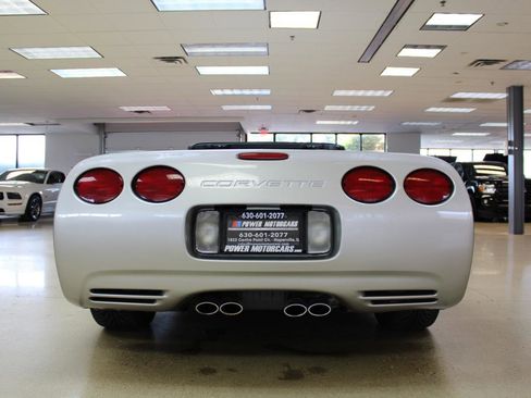 Used 2004 Chevrolet Corvette Convertible w/ Preferred Equipment Group RWD image 36