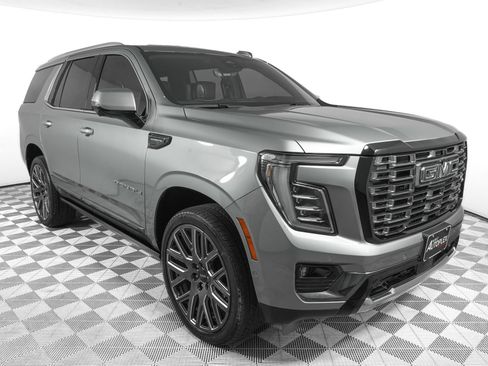 Used 2025 GMC Yukon Denali Ultimate w/ LPO, Floor Liner Package AWD/4WD image 2