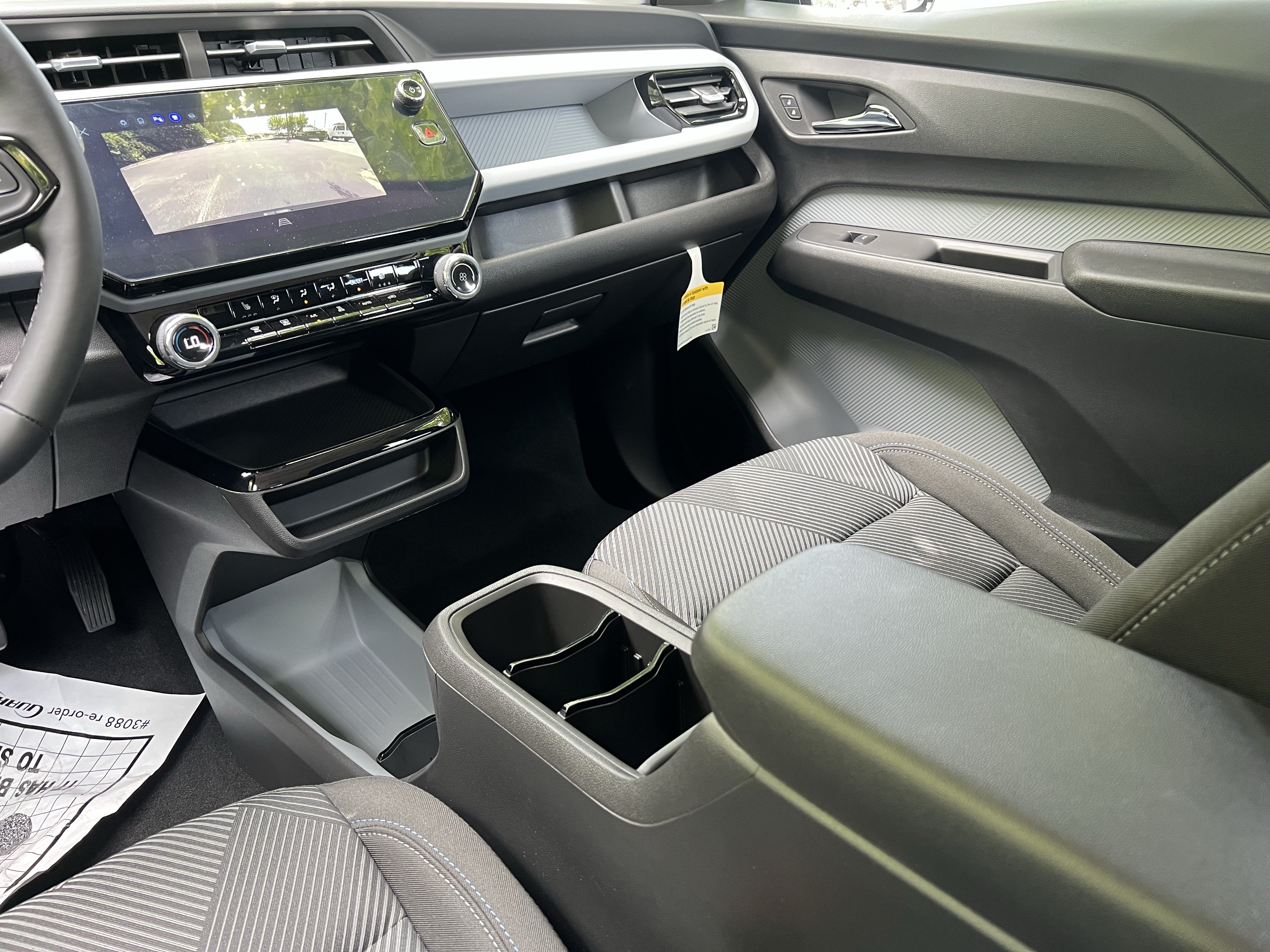New 2027 Chevrolet Bolt LT w/ Comfort Package FWD image 27