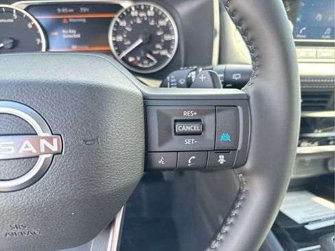 Certified 2025 Nissan Rogue SV AWD/4WD image 15