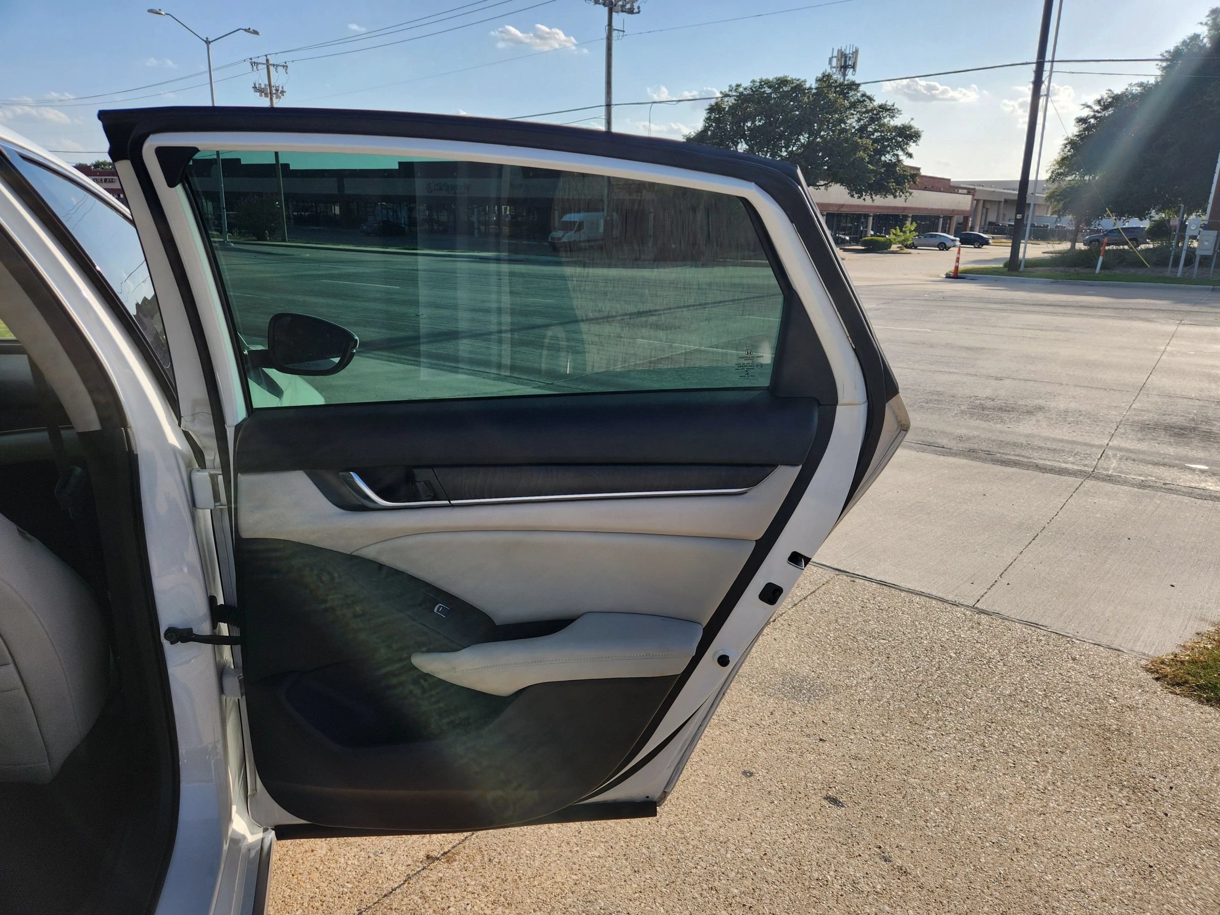 Used 2018 Honda Accord EX-L image 13