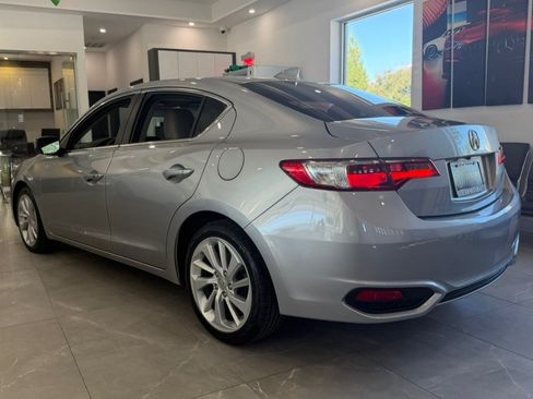 Used 2018 Acura ILX FWD image 5
