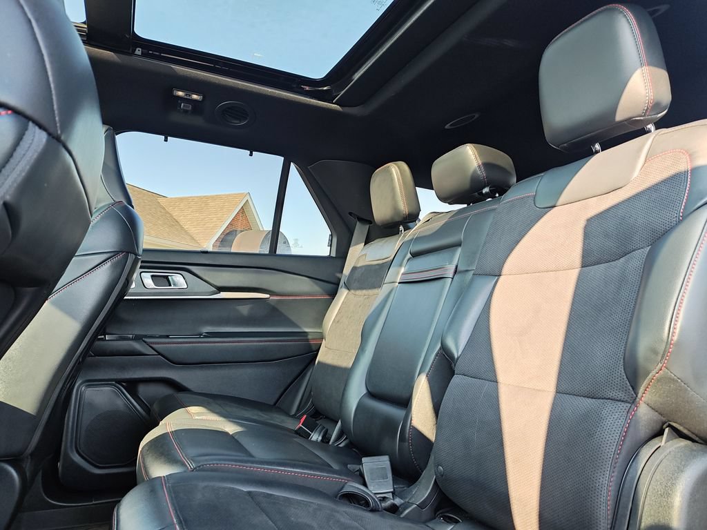 Used 2025 Ford Explorer ST AWD/4WD image 14