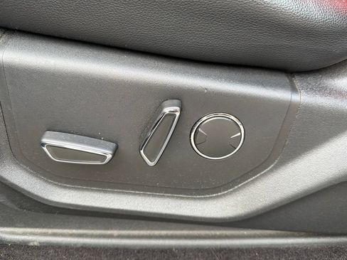 Used 2018 Ford F150 Lariat w/ Equipment Group 502A Luxury AWD/4WD image 18