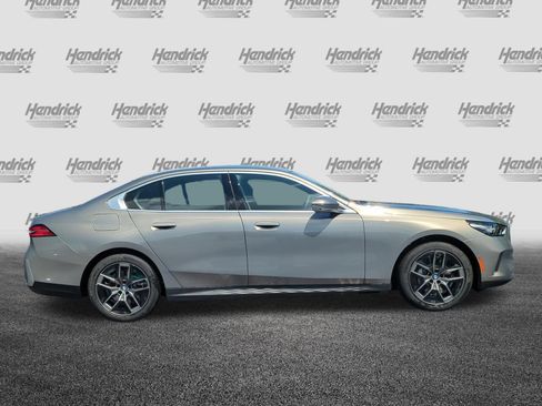 Used 2027 BMW 530i xDrive w/ Premium Package AWD/4WD image 11