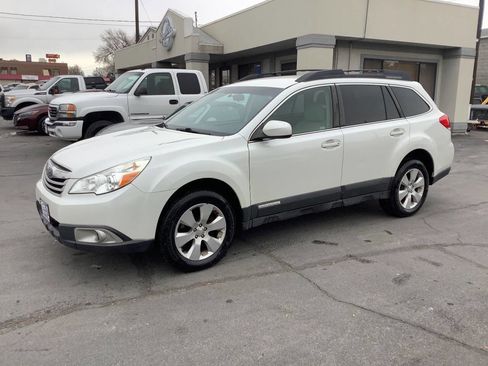 Used 2010 Subaru Outback 2.5i Premium image 1