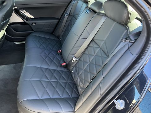 Used 2025 BMW 740i xDrive image 19