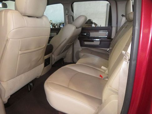 Used 2014 RAM 1500 Laramie w/ Convenience Group image 25