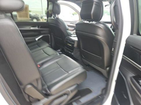 Used 2022 Jeep Wagoneer Series I w/ Premium Group I AWD/4WD image 28