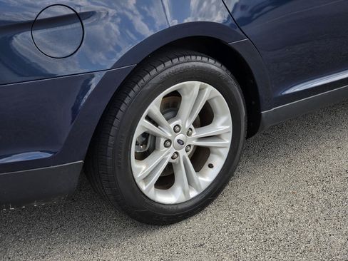 Used 2016 Ford Taurus SEL FWD image 9