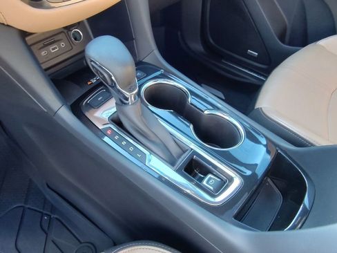 Used 2018 Chevrolet Equinox Premier image 20